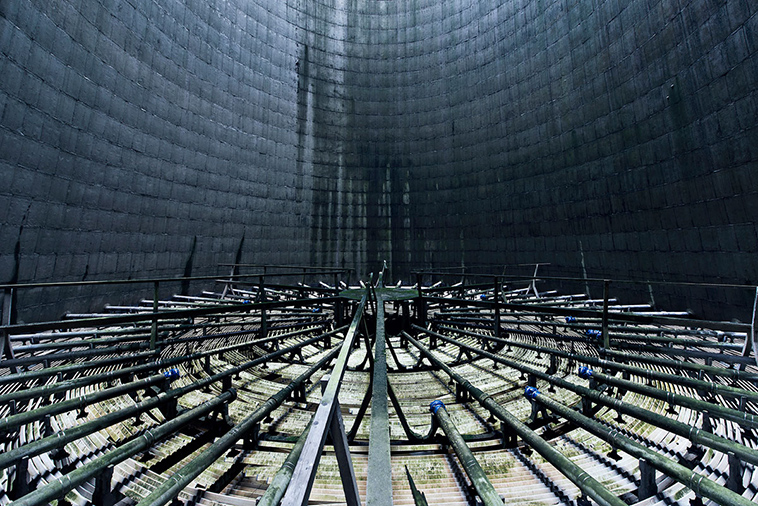 abandoned-cooling-towers-by-reginald-van-de-velde