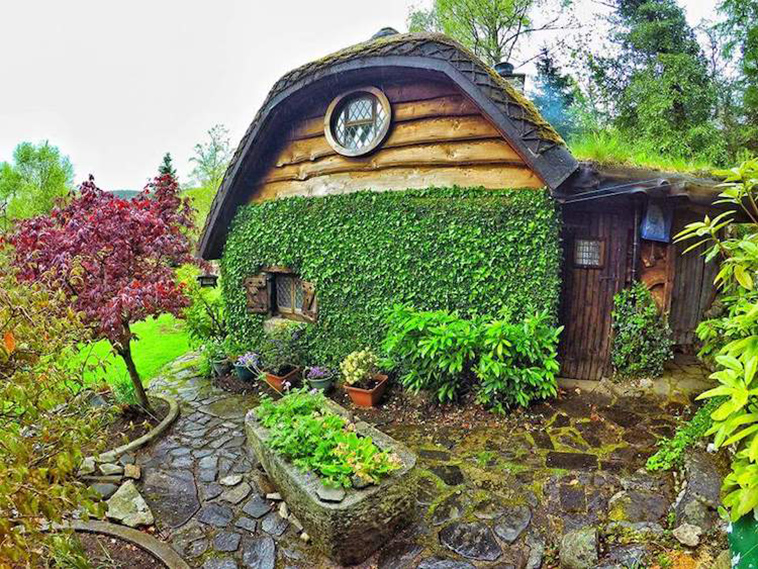 lord of the rings fan builds his own hobbit house