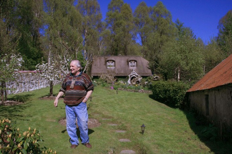 lord of the rings fan builds his own hobbit house