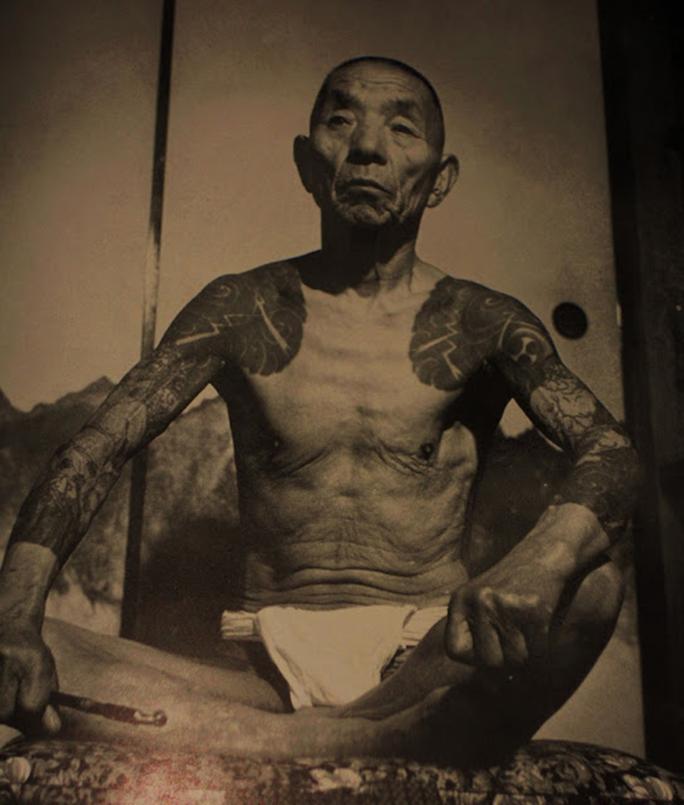 vintage-photos-of-Yakuza-with-their-tattoos