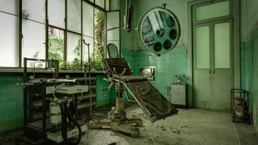 Eerie photographs of abandoned mental asylums in Italy