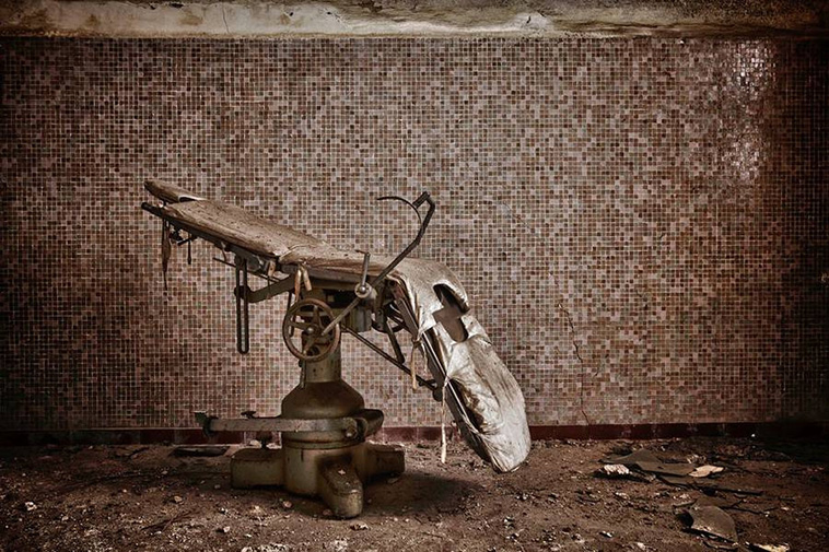 Eerie photographs of abandoned mental asylums in Italy