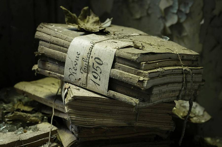 Eerie photographs of abandoned mental asylums in Italy