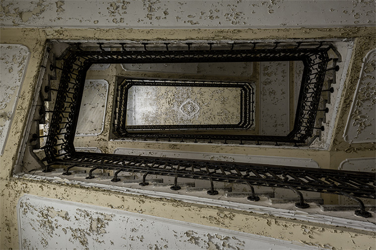 Eerie photographs of abandoned mental asylums in Italy