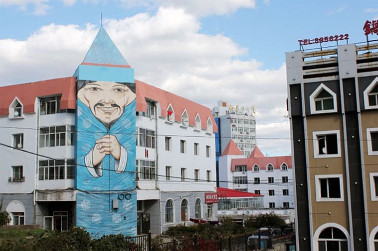 eyes wide open stunning street art