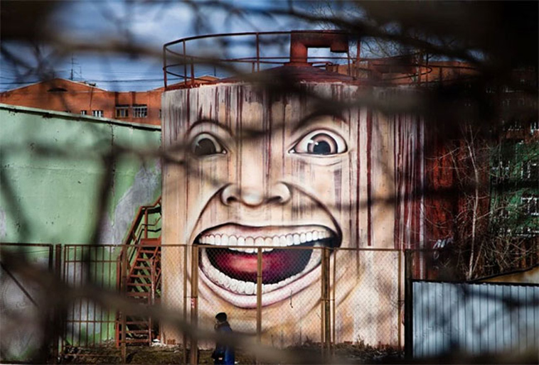 eyes wide open stunning street art