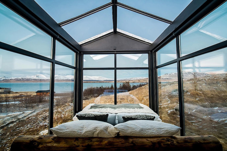 glass-cabin-northern-lights-Iceland