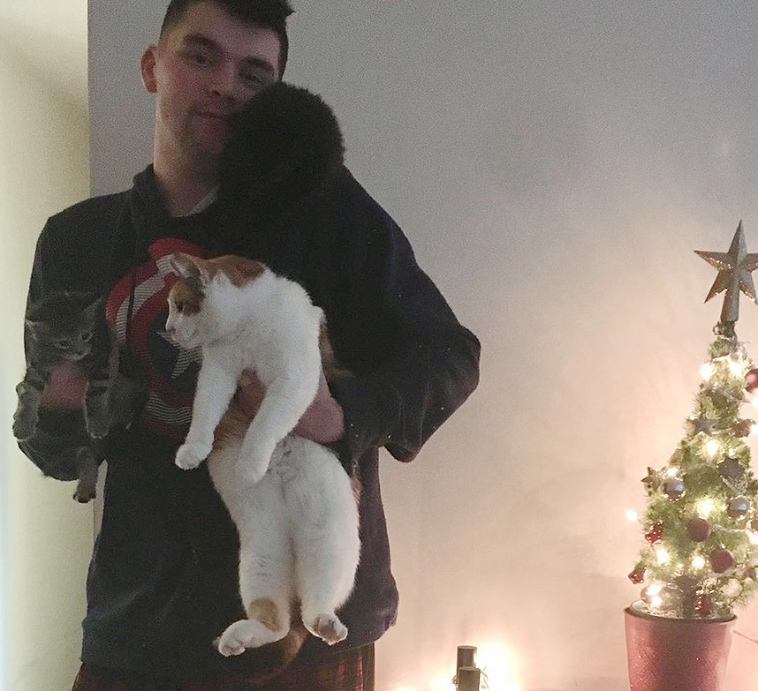 man gave kitten a home