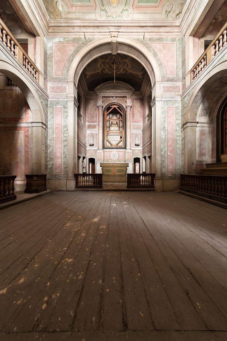 abandoned places photos