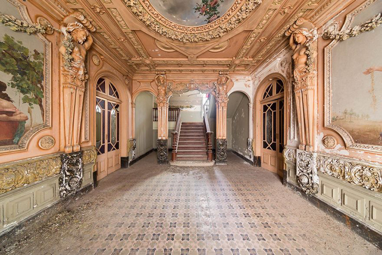 abandoned places photos