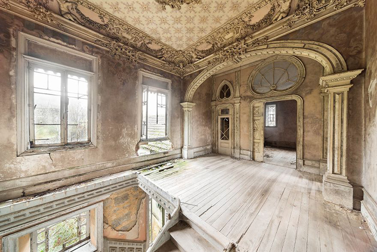 abandoned places photos
