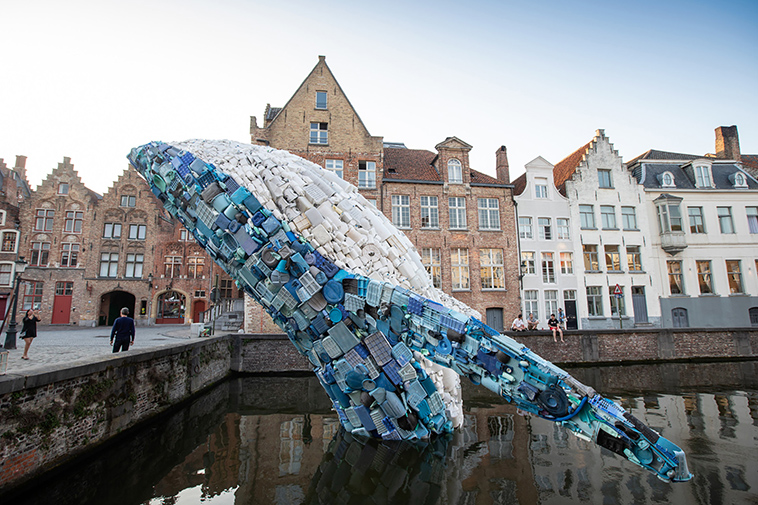 giant-whale-made-of-plastic-waste