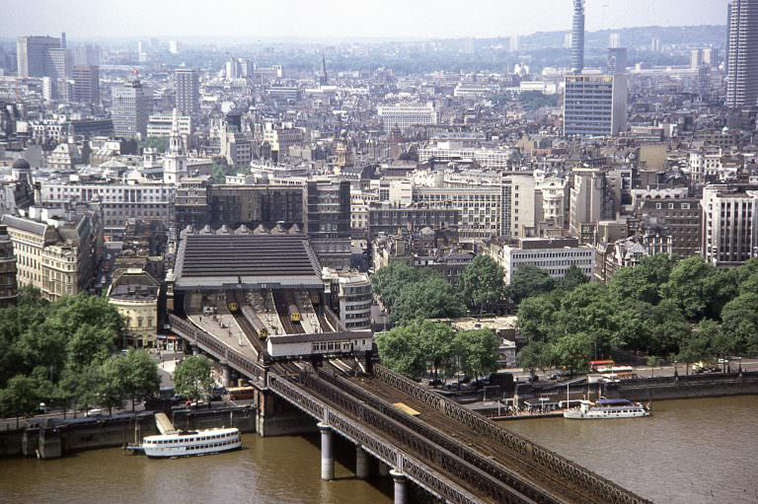 photos-of-london-railway-stations-in-the-1970s