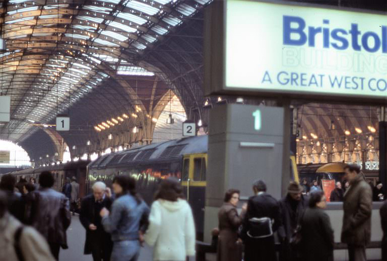 photos-of-london-railway-stations-in-the-1970s