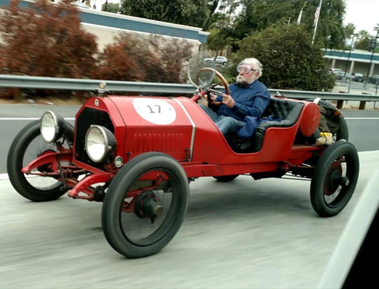 funny-strange-things-on-the-road