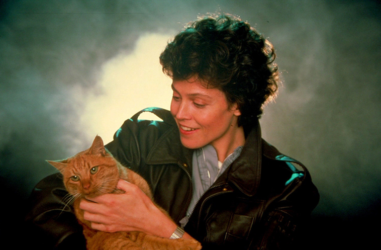 Aliens 1986 promo shoot Ripley and Jones
