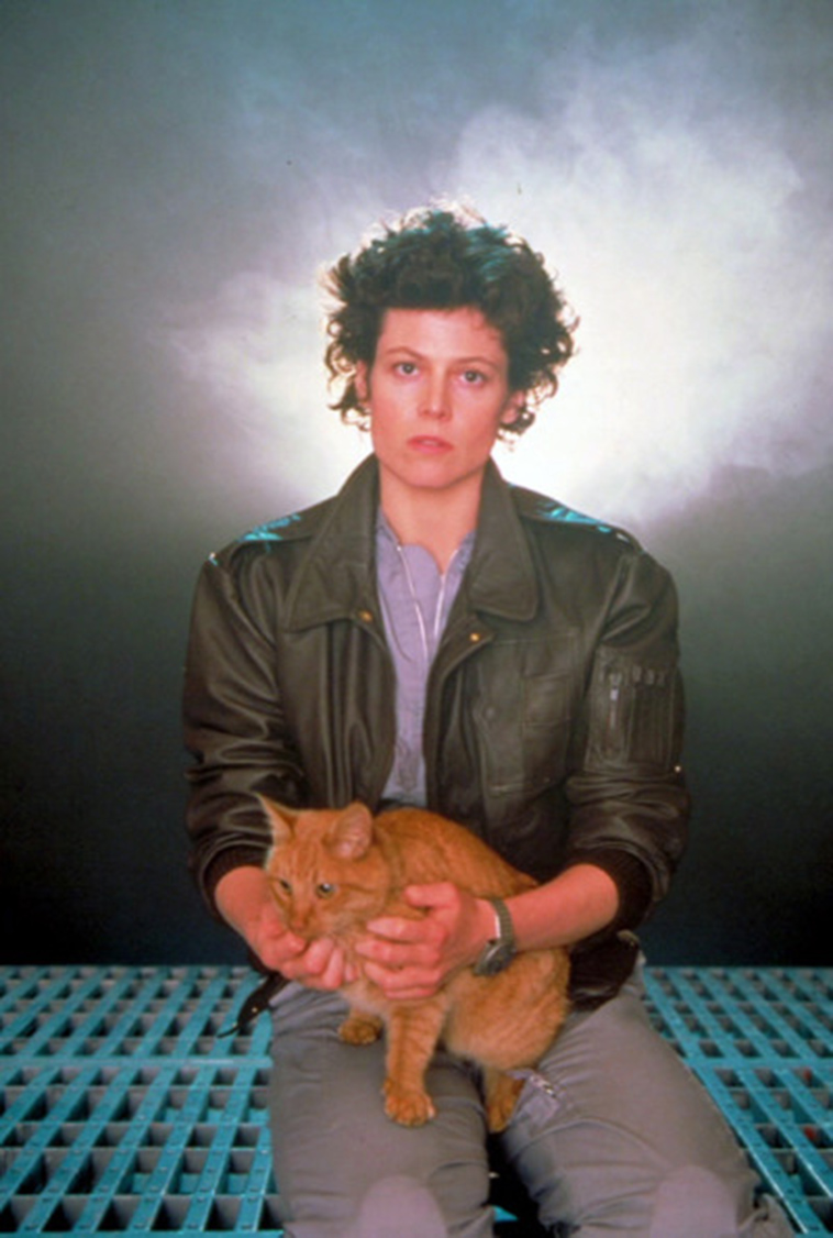 Aliens 1986 promo shoot Ripley and Jones