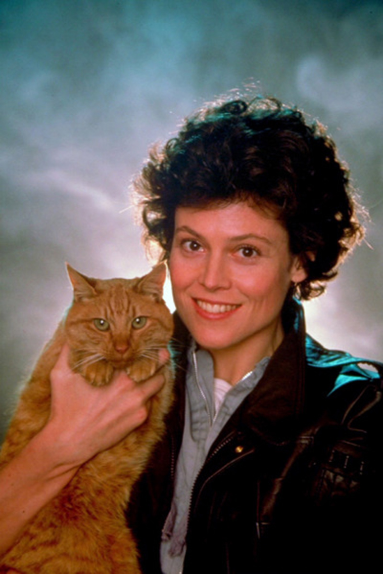 Aliens 1986 promo shoot Ripley and Jones