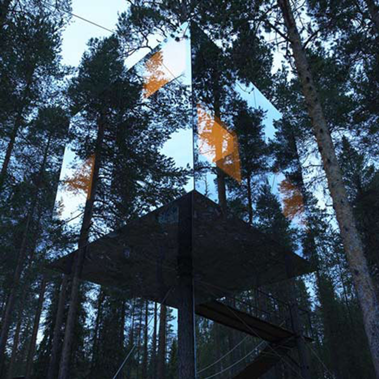Mirrorcube treehouse