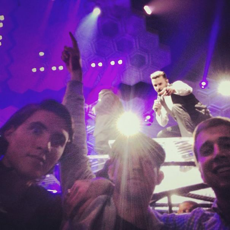 celebrity photobombs