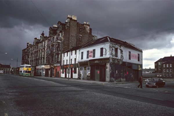 30 Stunning Photographs Show Everyday Life In Glasgow In 1980