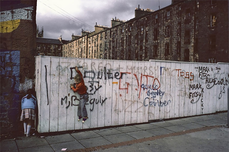 30 Stunning Photographs Show Everyday Life In Glasgow In 1980