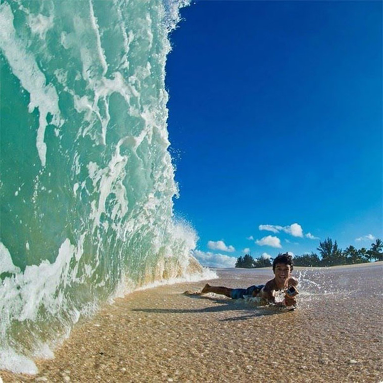 wave and child