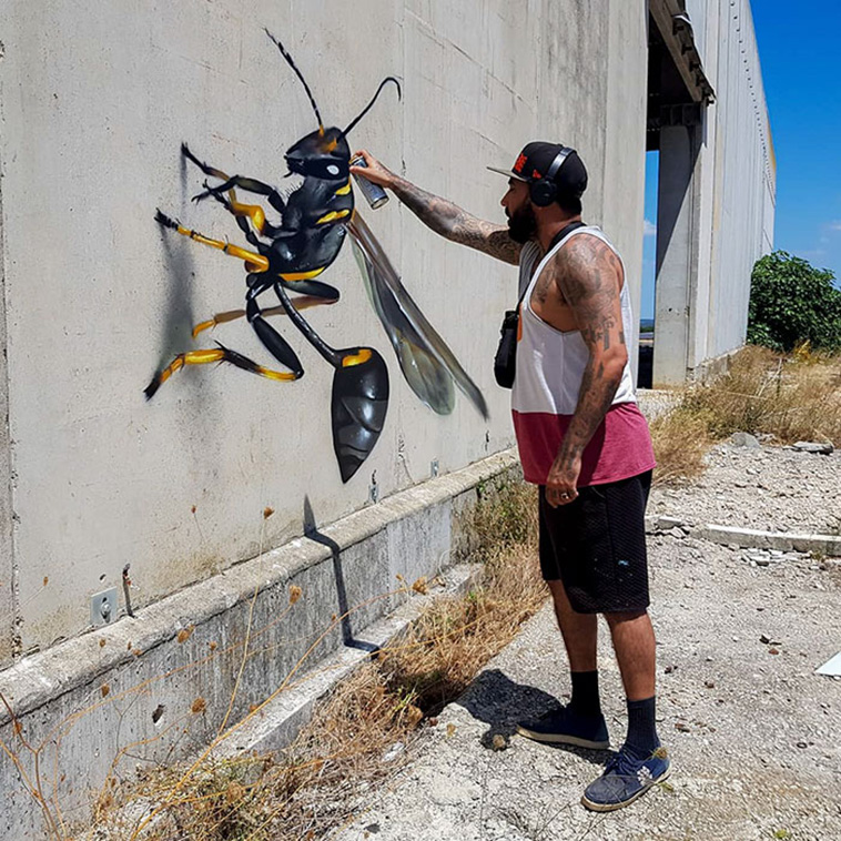 bee graffiti