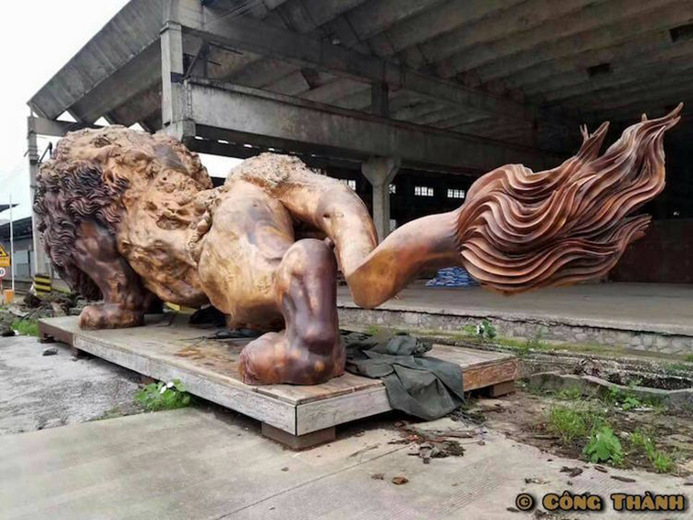  lion sculpture