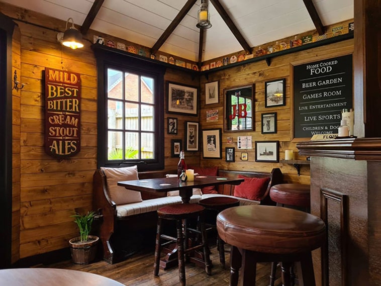 Mini Pub garden