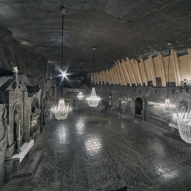 wieliczka salt mine poland