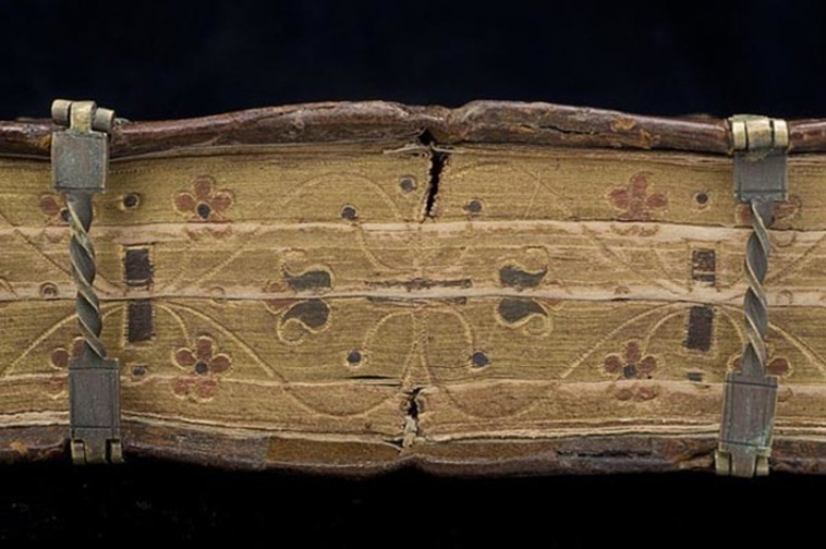 old book opens in 6 ways