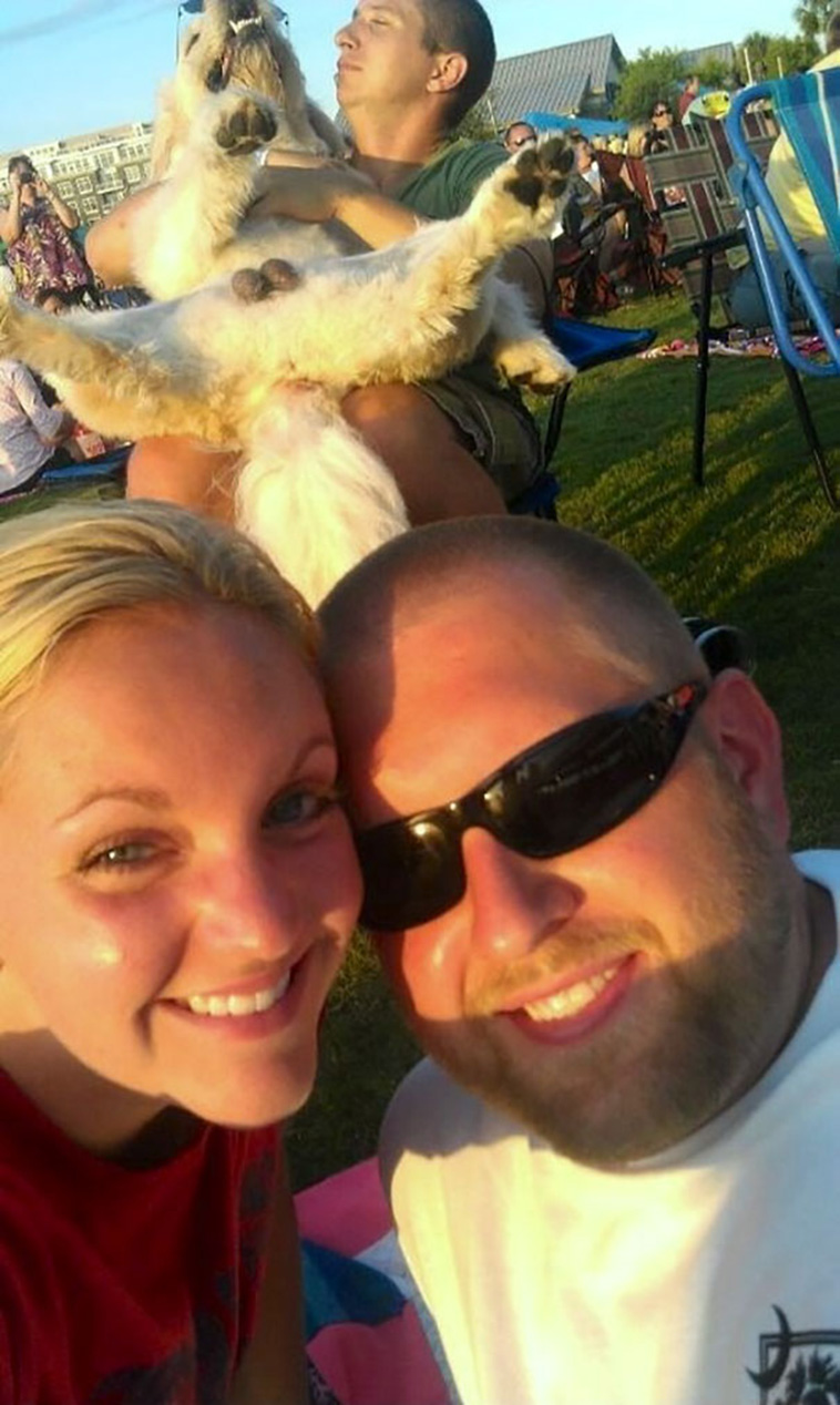 dogs photobombing