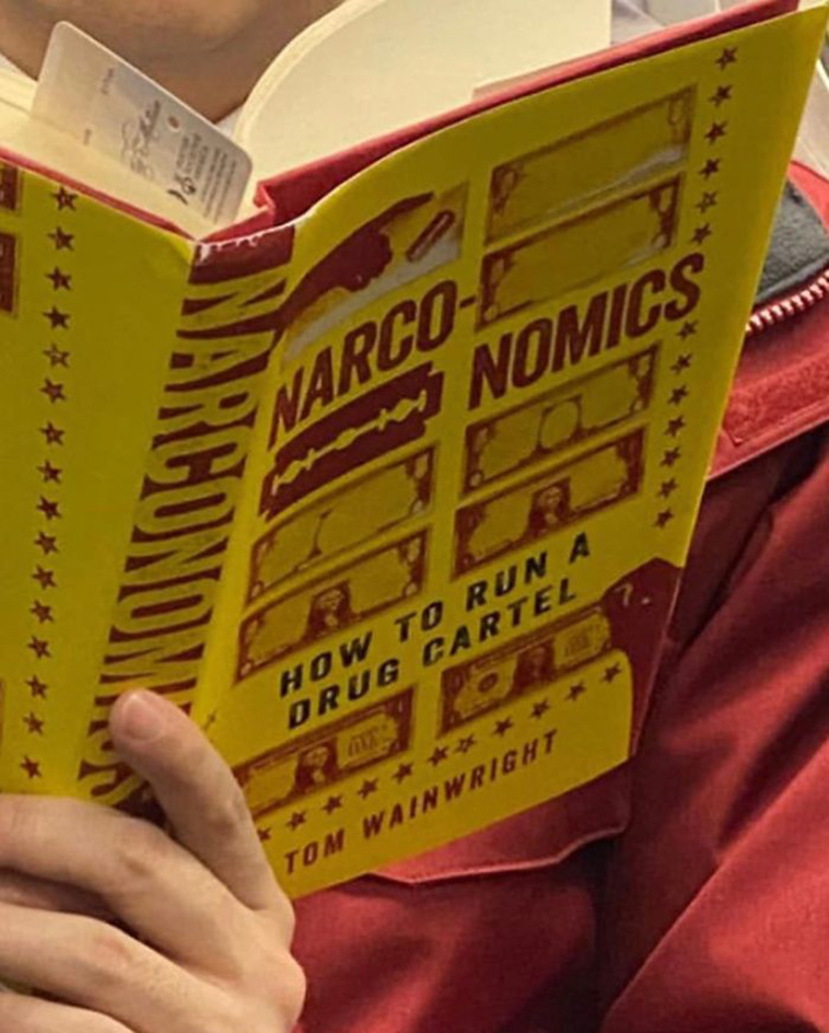 subway book reading