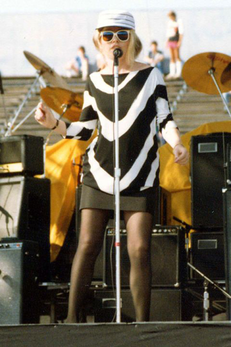 mini skirt fashion