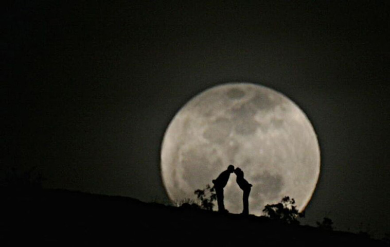 full moon zoom
