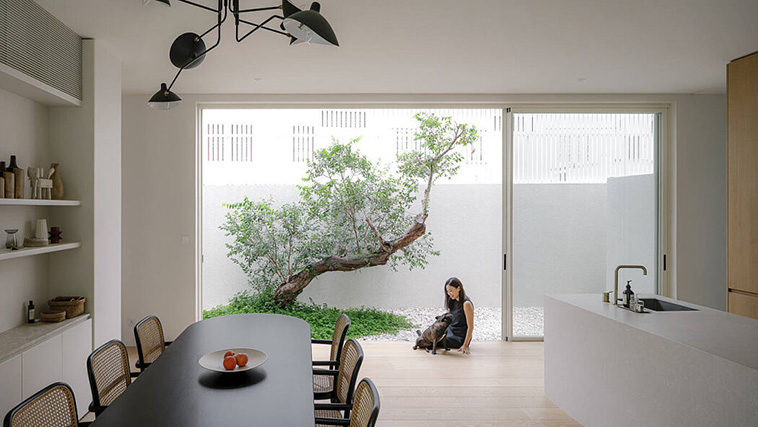 Pillar House in Bangkok Is A Minimalist Residence Designed by Anonym
