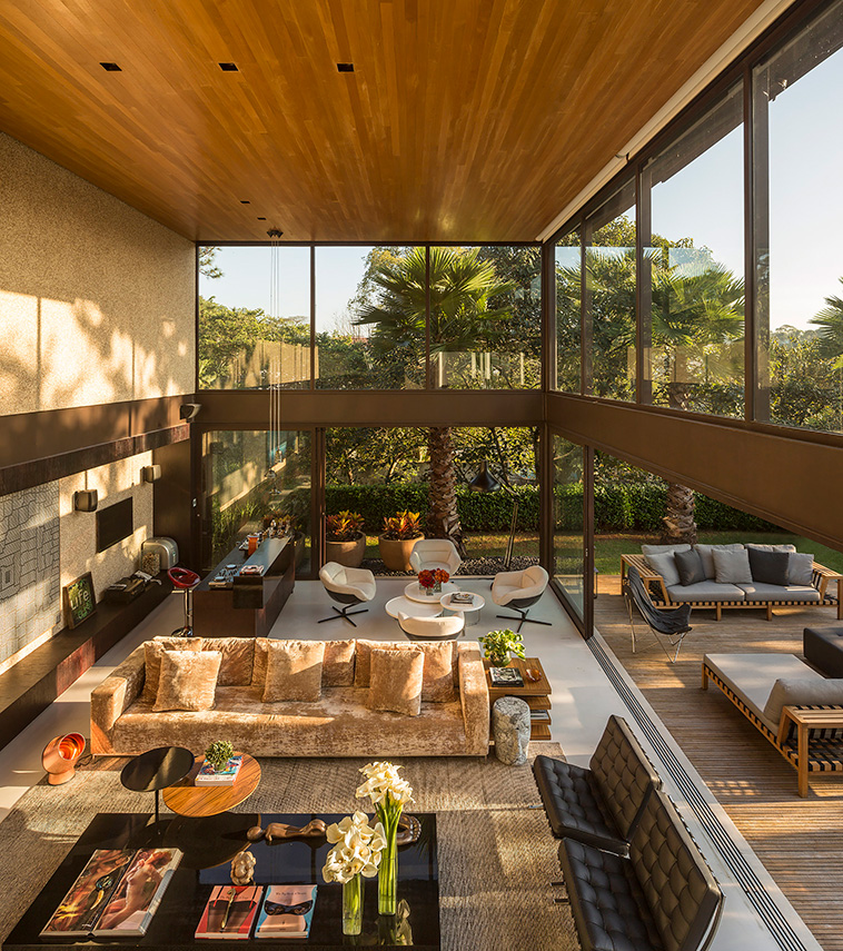 Limantos Residence: A Transparent Modern Home in Brazil