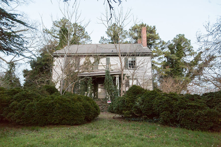 Abandoned Confederate Colonel’s House With It’s All Belongings