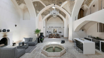 Azin Historical House