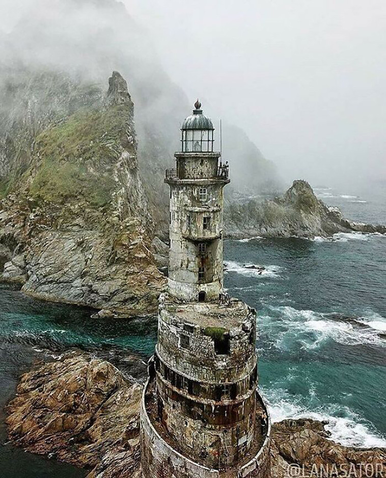 abandoned beauties