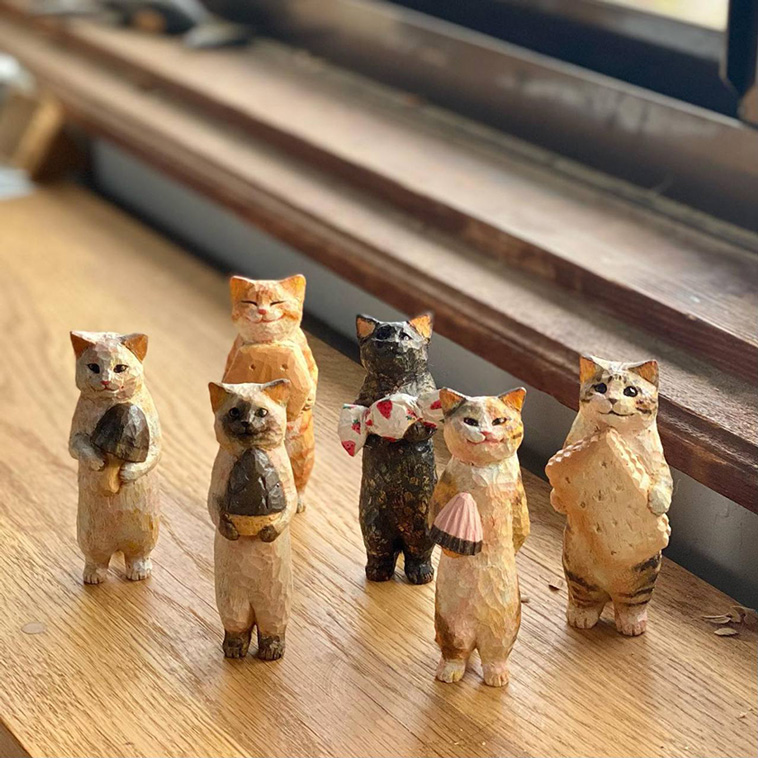 cat sculptures