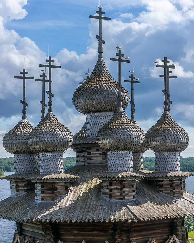 The roof and the domes of the Church of Intercession