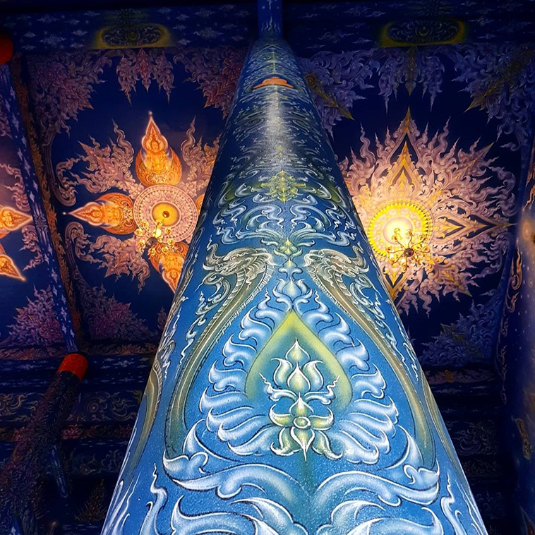 an ornamented column from Wat Rong Seur Ten 