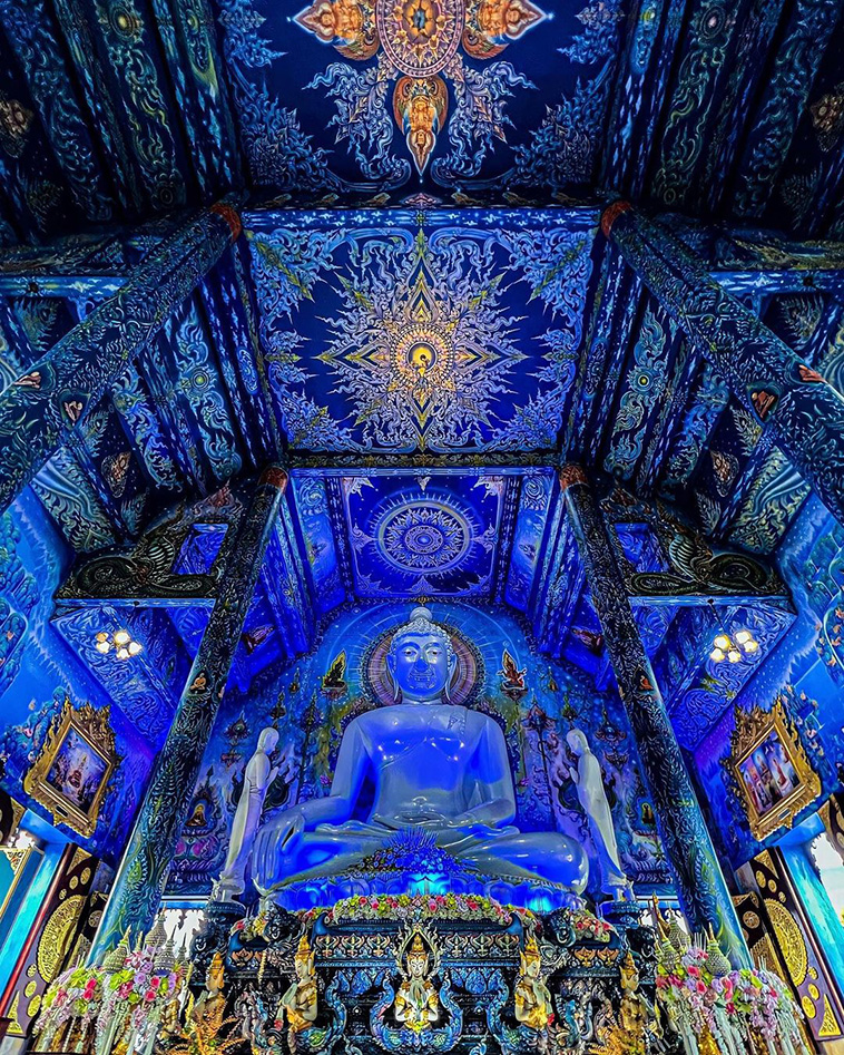 Interior of Wat Rong Seur Ten