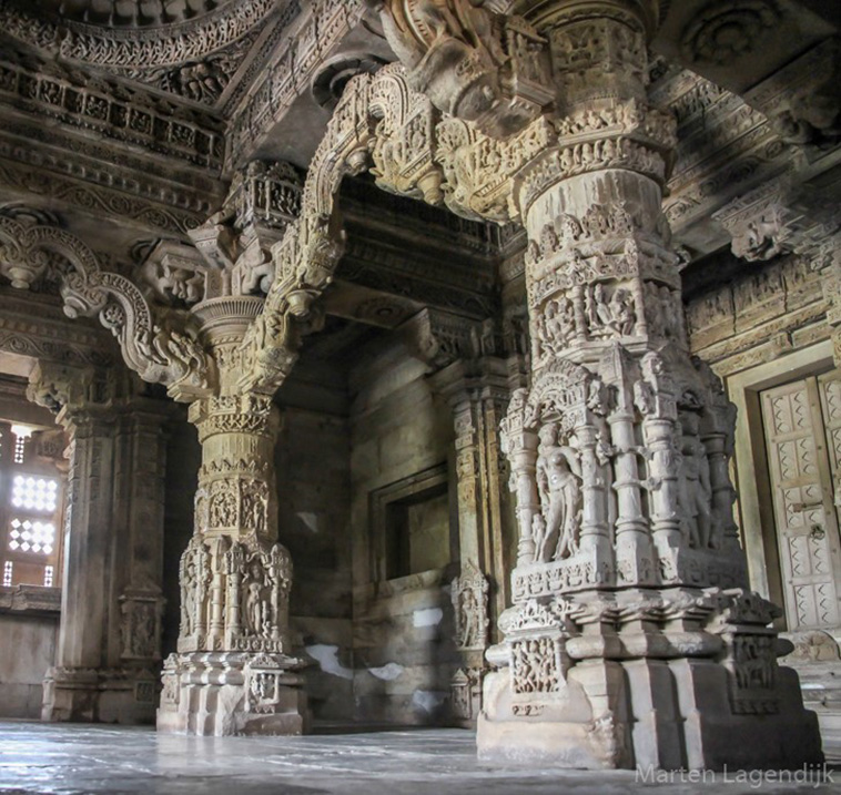 columns of the sas-bahu temple