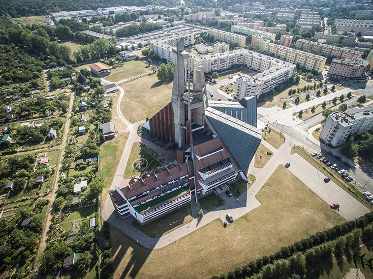 communist Poland's churches