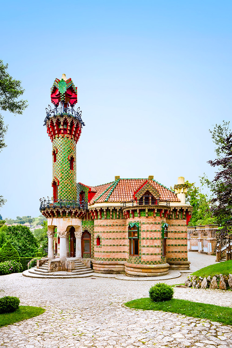 El Capricho: Gaudi?s Sunflower Villa