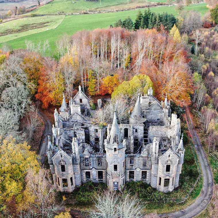 Deserted Castles Around Scotland: Dunalastair Castle