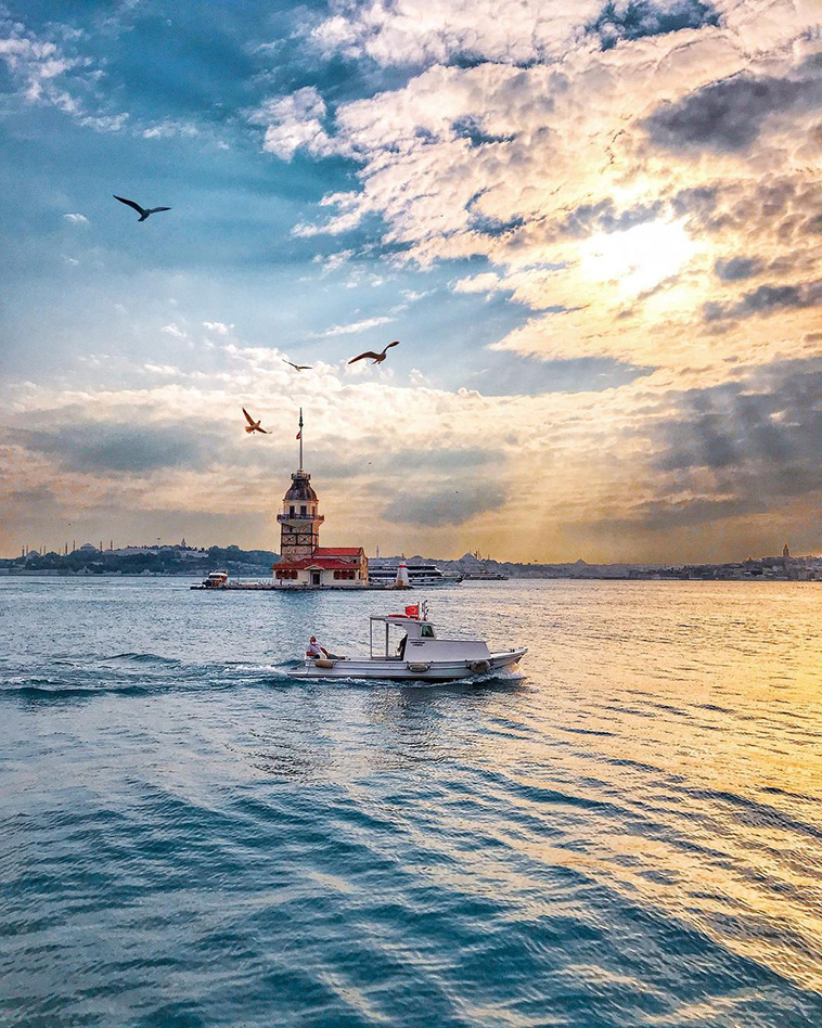 Maiden's Tower in Istanbul, Türkiye